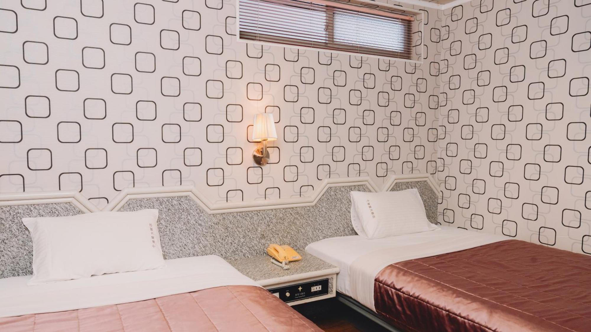 Tong Hsin Hotel Pingtung Bagian luar foto